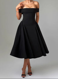 Cleane | Kleid mit entblößten Schultern Ausgestellt Midi – Schwarz