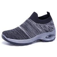 Damen Luftgepolsterte Sneakers mit elastischem Strickoberteil – Grau