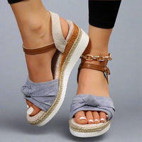 Regina | Einzigartige Sommer Sandalen – Hellgrau