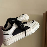 Damen Sportliche Sneakers mit gepolsterter Laufsohle und markantem Design – Schwarz