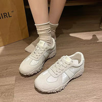 Damen Sportliche Sneakers mit innovativer Sohle und hochwertigem Wildleder-Obermaterial – Weiß