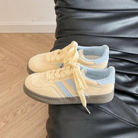 Damen Sneakers mit hochwertigem Velours-Obermaterial und rutschfester Gummisohle – Blaugelb