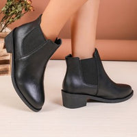 Damen Chelsea-Stiefeletten aus veganem mit elastischen Seiteneinsätzen – Schwarz