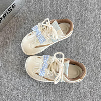 Damen Sportliche Sneakers mit verspielten Rüschen – Blaubraun