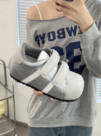 Damen Sportliche Sneaker mit verstellbarem Klettverschluss und gepolsterter Innensohle – Silber
