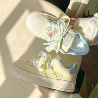 Damen Sneakers mit floralen Schnürsenkeln und weichem Innenfutter – Gelb