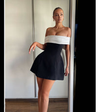 Heidi Mode | Ein-Wort-Schulter schwarz-weißes Kleid mit kontrastierender Schleife – schwarz