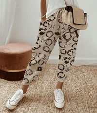 Lena | Elegante Passform und luxuriöser Komfort – Beige mit Punkten