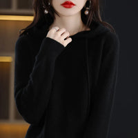 Olivia Klein Gestrickter Pullover mit Kapuze – Schwarz