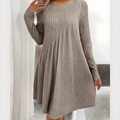 Vina - Bequemes Strickkleid