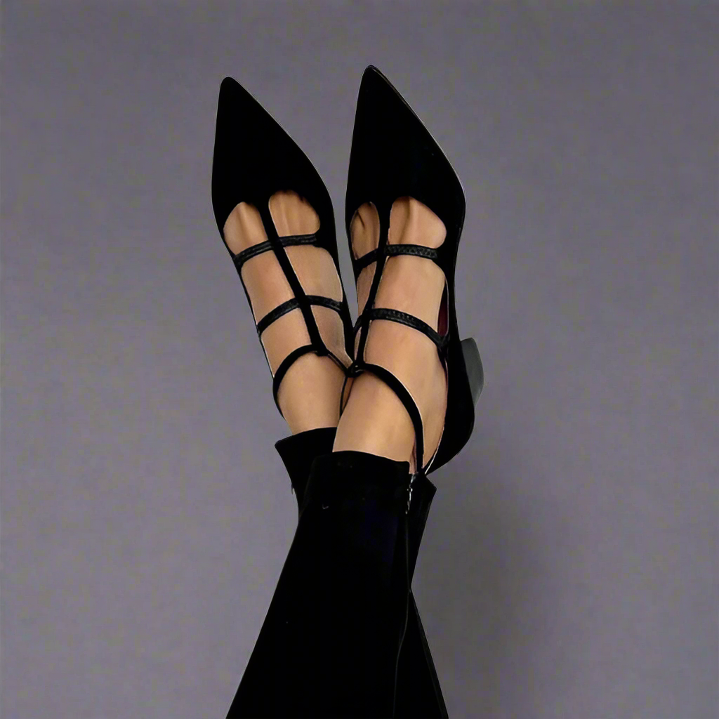 Hedda | Stylish Comfort Heels Featuring Band Detail