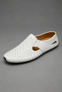 Orthopädische Herren Loafer mit Arch Support und atmungsaktiver Perforation Slip-On Design – Weiß