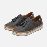 Clara | Damen Perforierte Schlüpf-Sneaker Quastendetail – Loafer Sneaker Damen – Schwarz