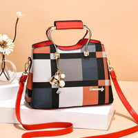 Praktische Damen-Schultertasche mit verstellbaren Trägern aus hochwertigem Kunstmaterial – Quadratisch Rot