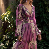 Theia - Luftiges und lockeres Blumenkleid – Lila
