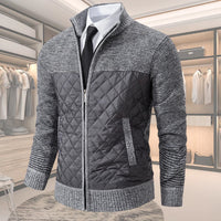 Moderner gesteppter Herren-Strickpullover mit Rautenmuster – Hellgrau