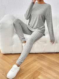 Sportliches Damen Zweiteiler-Set mit Rundhals-Pullover und Slim-Fit Hose | Atmungsaktiv und Dehnbar – Grau