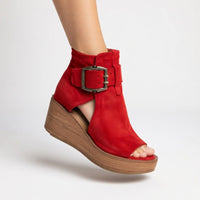Briseida - Elegante Peep-Toe-Stiefeletten mit Keilabsatz – Rot