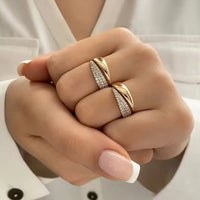 Daniela | Zarter Ring mit edlem Design – Gold