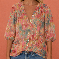 Bedruckte Bluse mit V-Ausschnitt und Knopfverschluss für Damen | Mireya – Rot