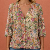 Bedruckte Bluse mit V-Ausschnitt und Knopfverschluss für Damen | Mireya – Rosa