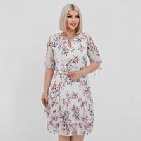 Évelyne™-Kleid mit Zartem Blumenmuster und 3/4-Ärmeln – Rosa