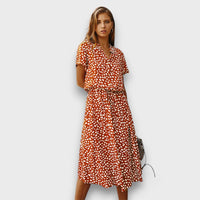Solvinea – Geknöpftes Midikleid mit Vintage-Print – Rot