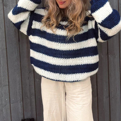 Lasindrae | Blauer Pullover im Old Money Stil