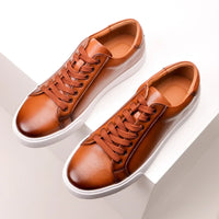 Turnschuhe aus echtem Leder – Braun