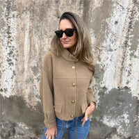 RoyalLina™ - Mantel aus Gekämmter Wolle mit Goldenen Knöpfen und Stehkragen / Stil und Komfort in der Richtigen Dosierung! – Khaki