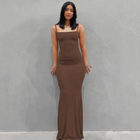 Julia | Maxikleid Slim – Braun-Ärmellos
