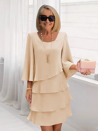 Christa | Elegante fließende Robe mit Rüschen – Beige