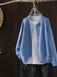 Elara | Perlenknopf Cardigan – Blau