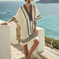 Luna | Elegantes Strandkleid für den Sommerurlaub und das Stadtleben – Schwarz-weißes Muster