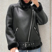 Ascetra | Dicke und warme Lederjacke für Damen – Schwarz