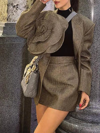 Klemyra | Modischer brauner Blazer und Rock für Damen – Braun kaffee