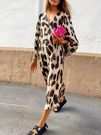 Silvie | Kühne und elegante Leopardenrobe – Leopold-Print 1