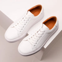 Turnschuhe aus echtem Leder – Weiß
