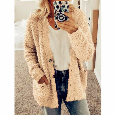 Leythara | Witte Fuzzy Gebreide Strickjacke