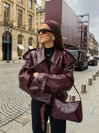 Sinerla | Schlanke kurze Lederjacke für Damen – Bourgogne