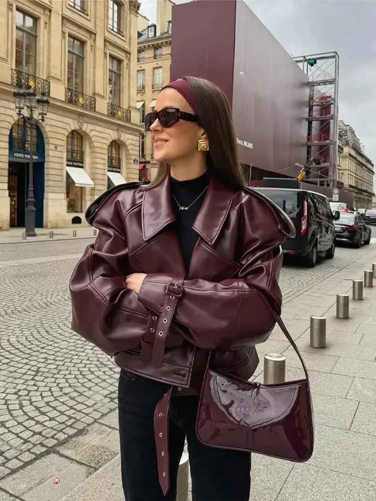 Sinerla | Schlanke kurze Lederjacke für Damen