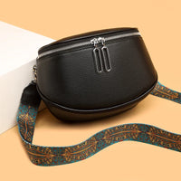 Indie | Finsläpierte PU Leder-Shoulderbag – Schwarz