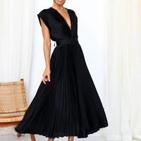 AROA - LANGES PLISSIERTES KLEID MIT GÜRTEL – Schwarz