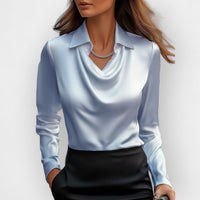 Elegante Damen Satinbluse mit Wasserfallkragen – Hellblau