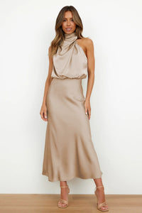 Damenkleid | Neckholder und A-Linienschnitt – Champagner