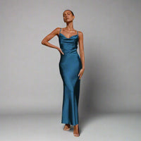 Claudia | Elegantes Satin-Kleid für unvergessliche Anlässe – Blau