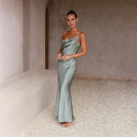 Daira | Langes Satin-Kleid – Hellgrün