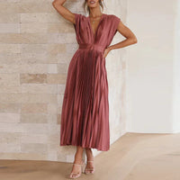 AROA - LANGES PLISSIERTES KLEID MIT GÜRTEL – Rot
