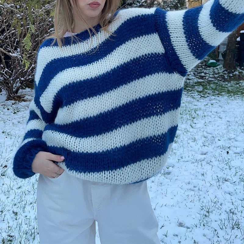 Lasindrae | Blauer Pullover im Old Money Stil