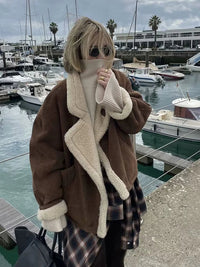 Klesvaya | Modische Oversize Lammfelljacke für Damen – Dunkelbraun